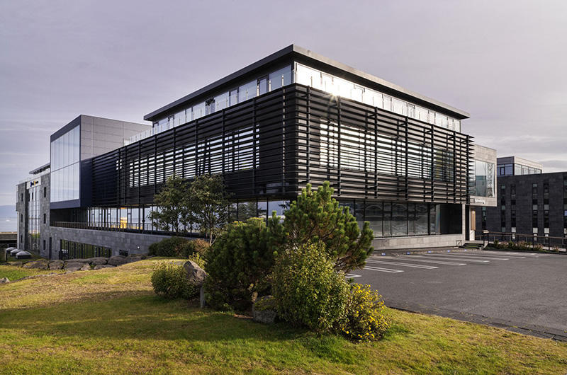 Arion banki viðheldur framúrskarandi einkunn í sjálfbærni að mati Reitunar - mynd